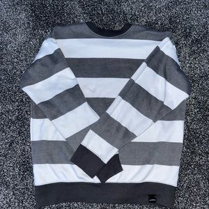 Lightly Worn Grey & White Pull Over Sweater : Pull&Brand. Medium Sized